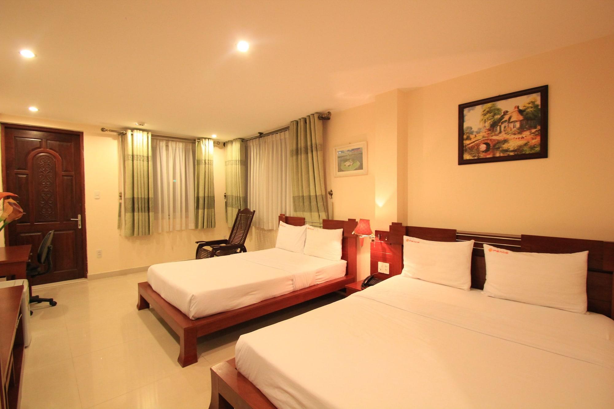 Ipeace Hotel - Bui Vien Walking Street Хошимин Экстерьер фото