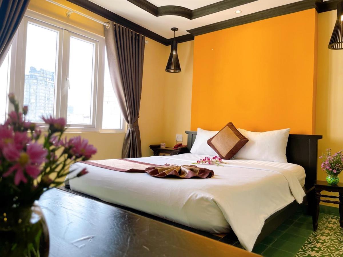 Ipeace Hotel - Bui Vien Walking Street Хошимин Экстерьер фото