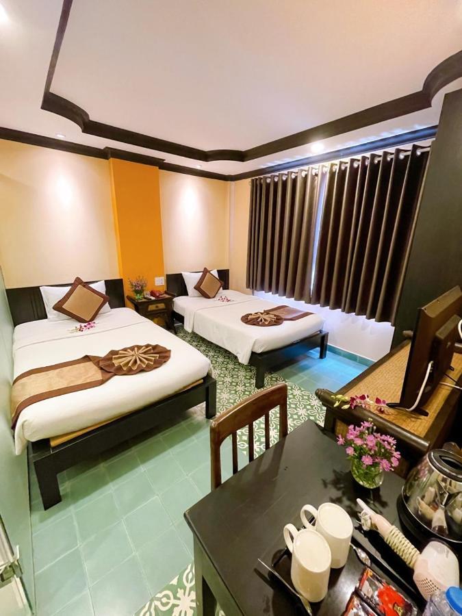 Ipeace Hotel - Bui Vien Walking Street Хошимин Экстерьер фото