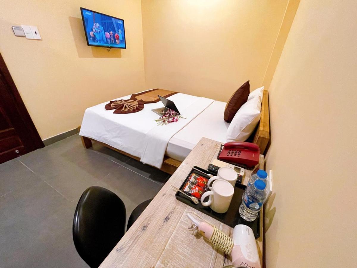 Ipeace Hotel - Bui Vien Walking Street Хошимин Экстерьер фото