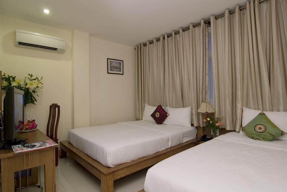 Ipeace Hotel - Bui Vien Walking Street Хошимин Экстерьер фото