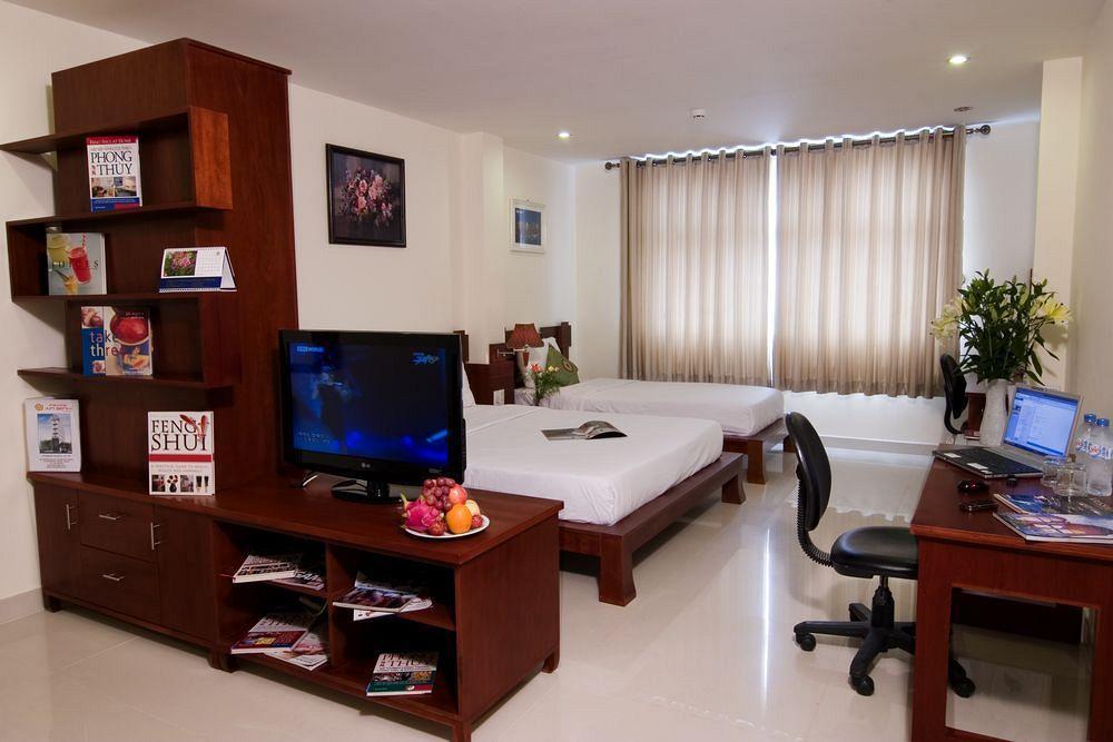 Ipeace Hotel - Bui Vien Walking Street Хошимин Экстерьер фото