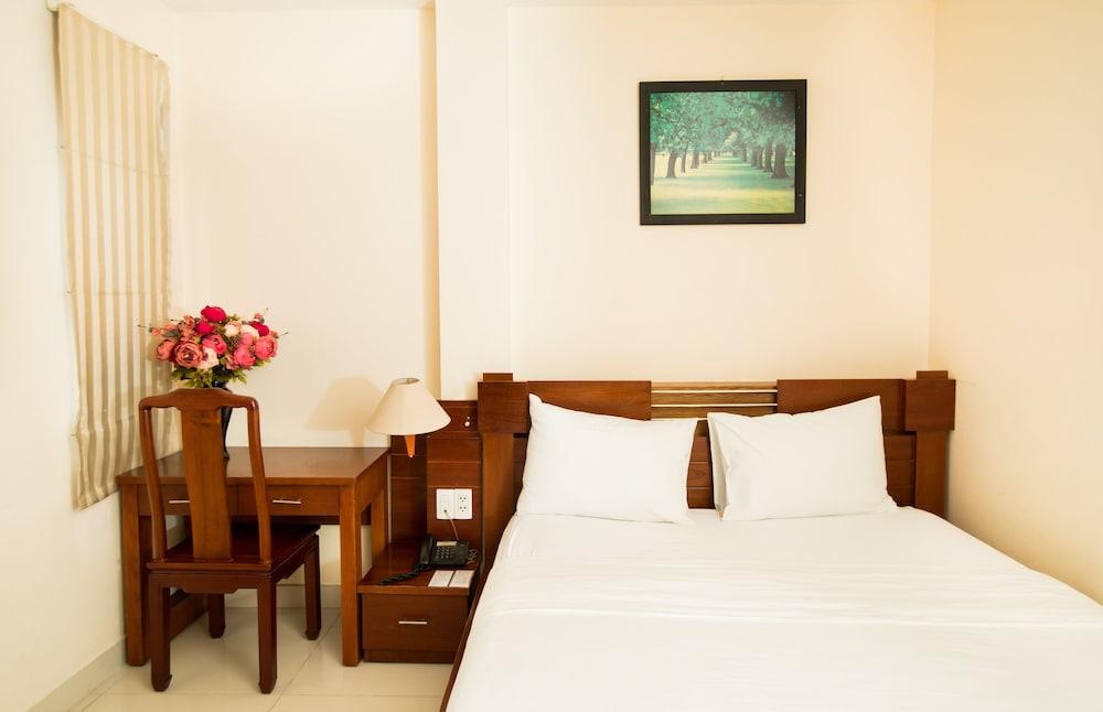 Ipeace Hotel - Bui Vien Walking Street Хошимин Экстерьер фото