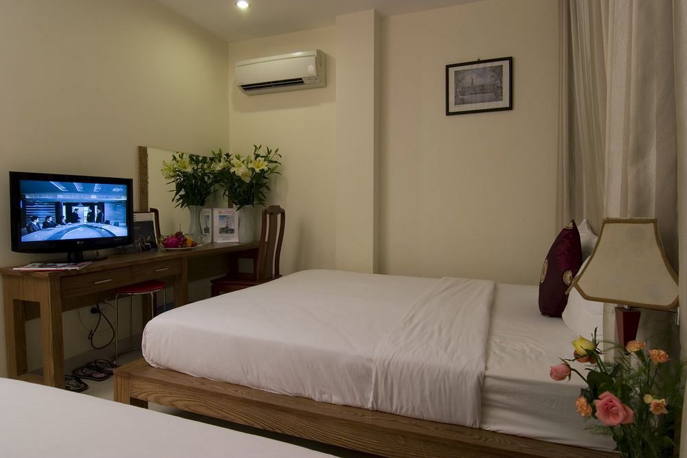 Ipeace Hotel - Bui Vien Walking Street Хошимин Экстерьер фото
