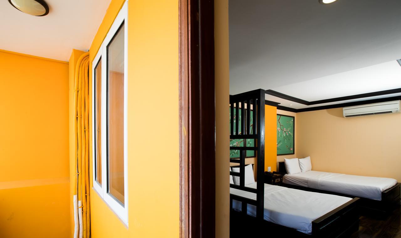 Ipeace Hotel - Bui Vien Walking Street Хошимин Экстерьер фото