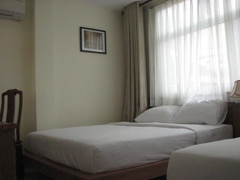 Ipeace Hotel - Bui Vien Walking Street Хошимин Экстерьер фото